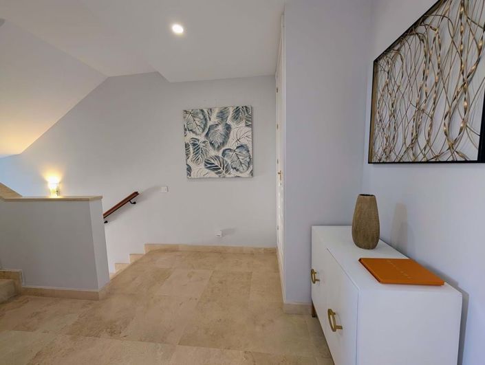 Image No.24-4 Bed Semi-Detached for sale