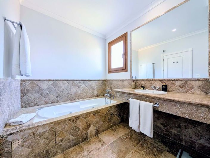 Image No.29-4 Bed Semi-Detached for sale