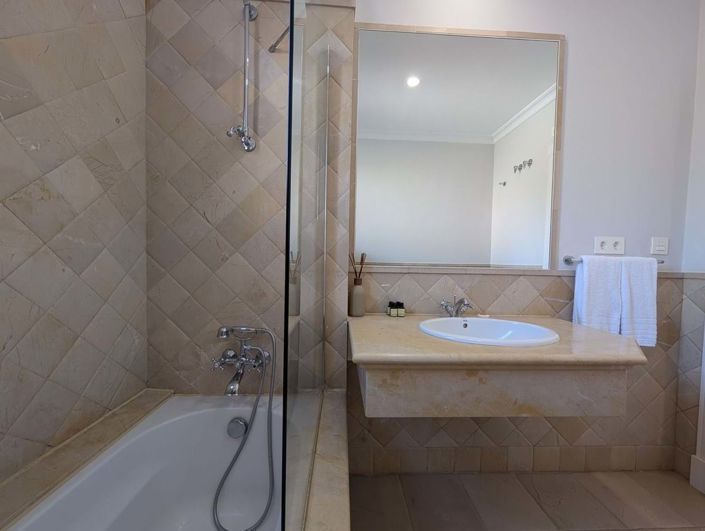 Image No.35-4 Bed Semi-Detached for sale