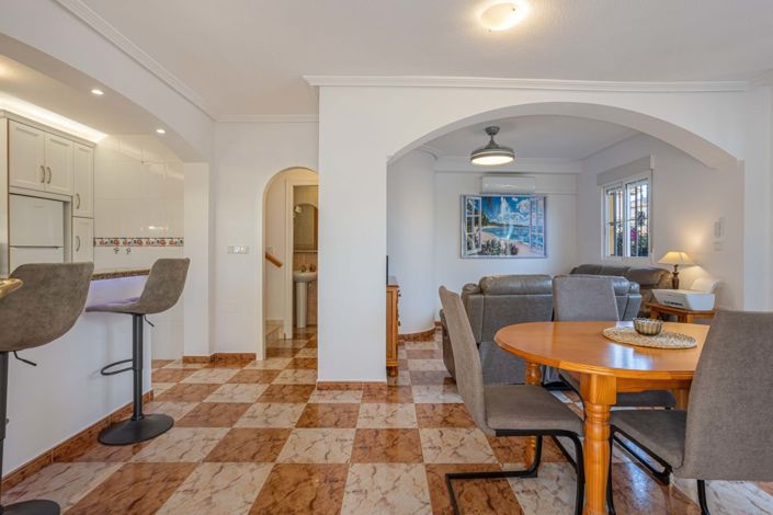 Image No.11-2 Bed Townhouse for sale