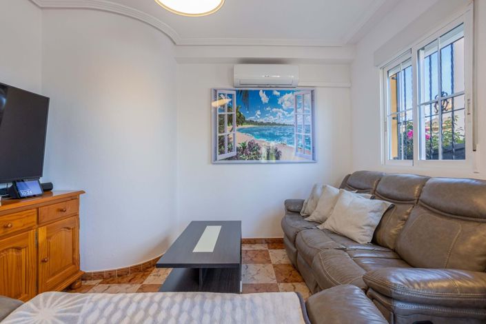 Image No.12-2 Bed Townhouse for sale