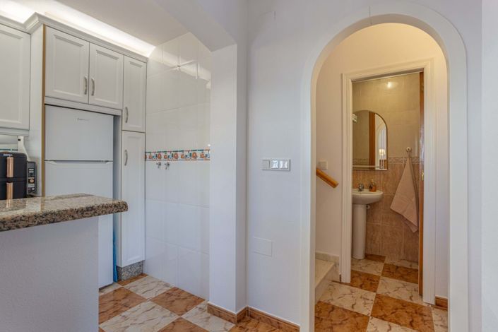 Image No.13-2 Bed Townhouse for sale