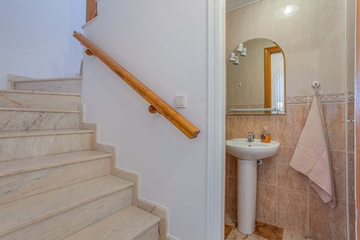 Image No.14-2 Bed Townhouse for sale