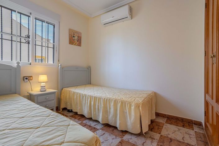 Image No.18-2 Bed Townhouse for sale