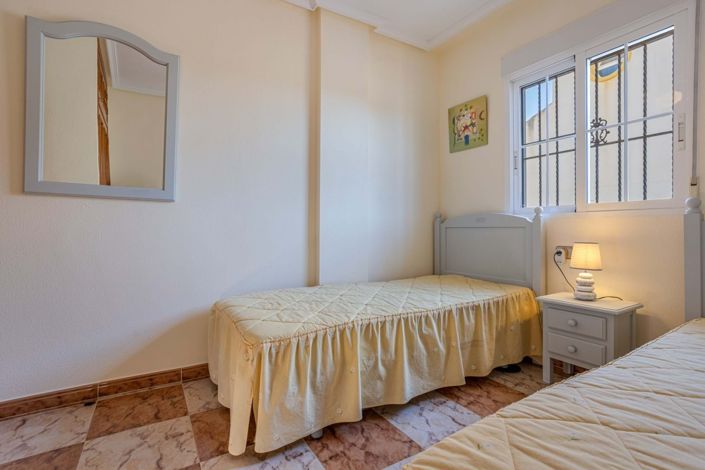 Image No.19-2 Bed Townhouse for sale