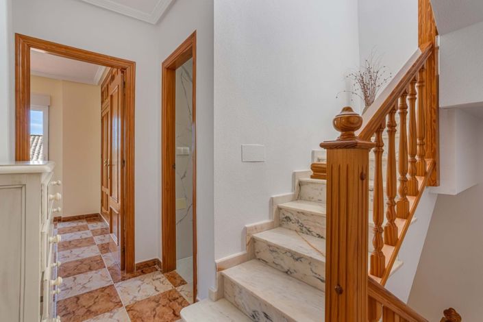 Image No.20-2 Bed Townhouse for sale