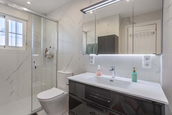 Image No.23-2 Bed Townhouse for sale