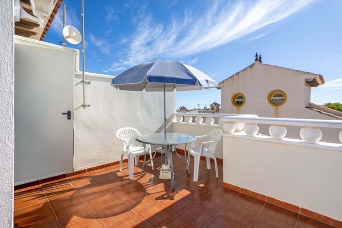 Image No.25-2 Bed Townhouse for sale