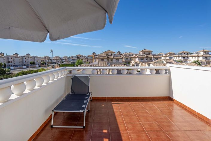 Image No.26-2 Bed Townhouse for sale