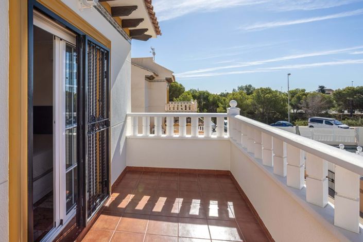 Image No.28-2 Bed Townhouse for sale