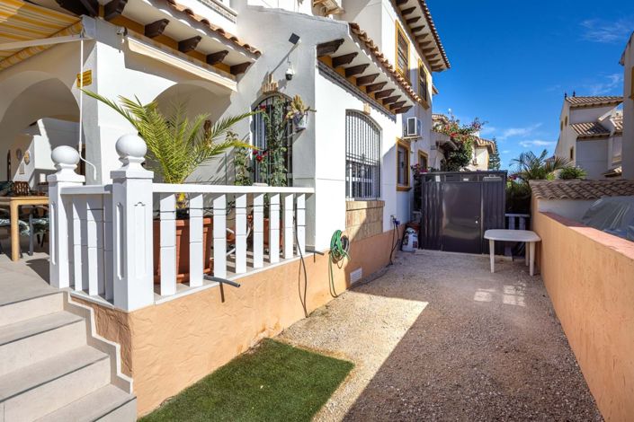 Image No.32-2 Bed Townhouse for sale