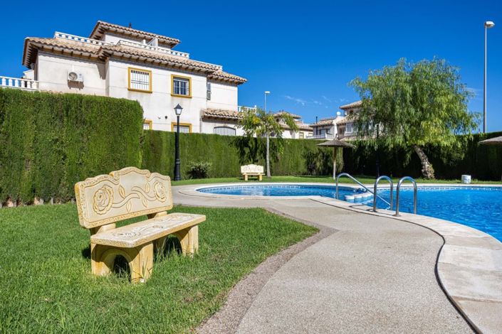 Image No.35-2 Bed Townhouse for sale