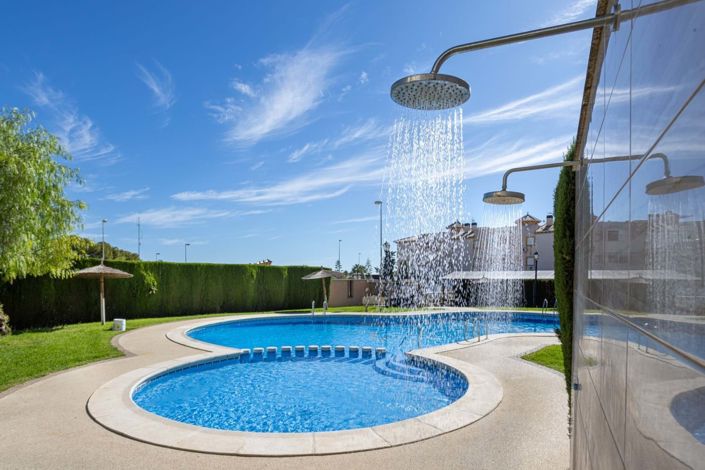 Image No.37-2 Bed Townhouse for sale