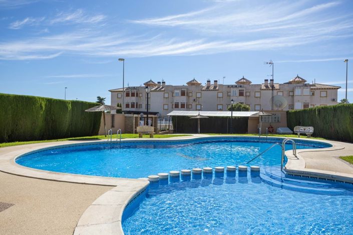 Image No.38-2 Bed Townhouse for sale