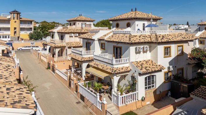 Image No.45-2 Bed Townhouse for sale