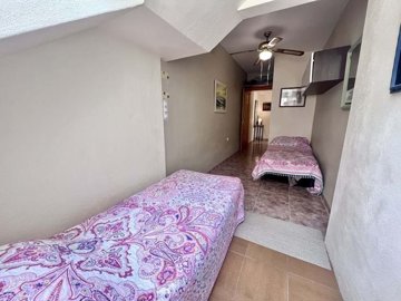 1447-648053-78d1f4f8b6655591b02d22fabb36a692d