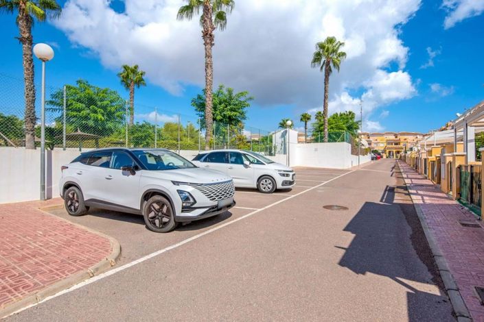 Image No.33-3 Bed Townhouse for sale