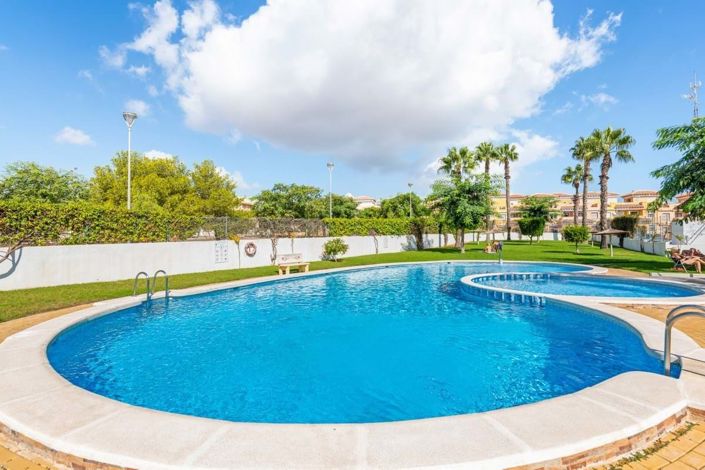 Image No.35-3 Bed Townhouse for sale