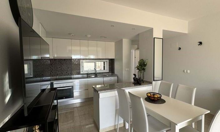 Image No.23-2 Bed Apartment for sale