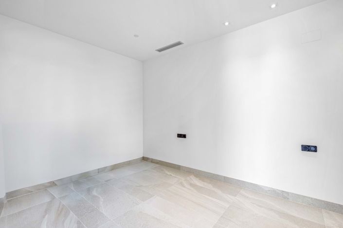 Image No.17-3 Bed Villa for sale