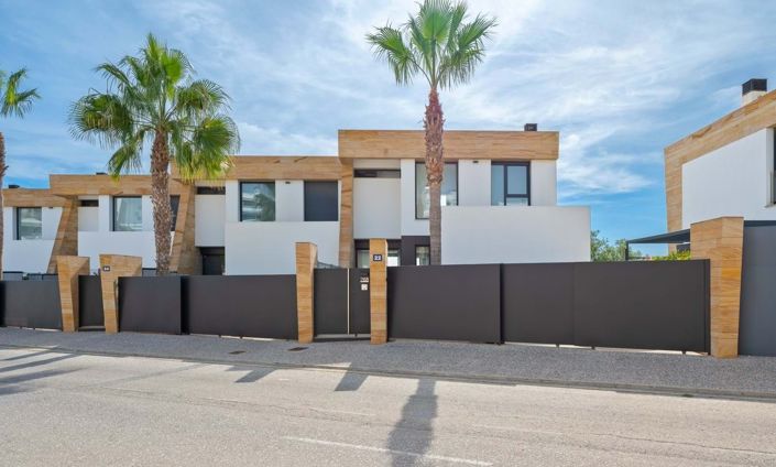 Image No.2-3 Bed Villa for sale