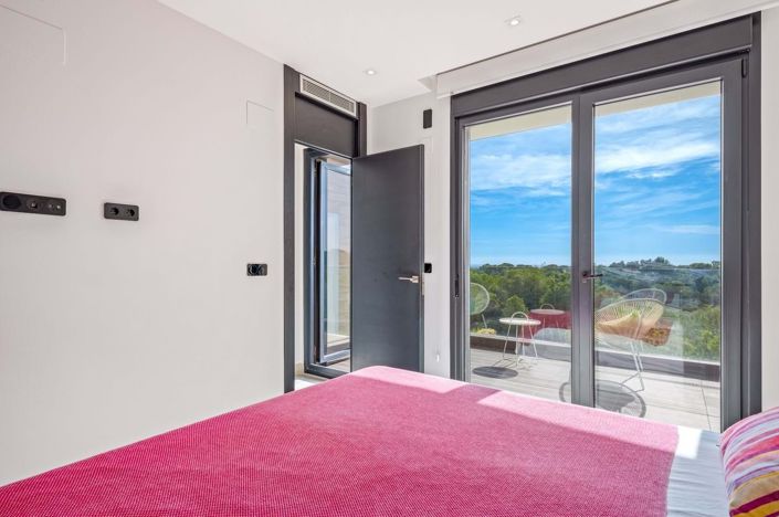 Image No.25-3 Bed Villa for sale