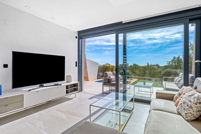 Image No.9-3 Bed Villa for sale