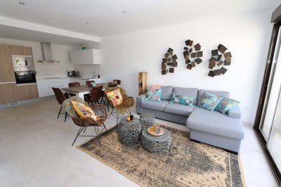 1447-654747-78d1f4f8b6655591b02d22fabb36a692d