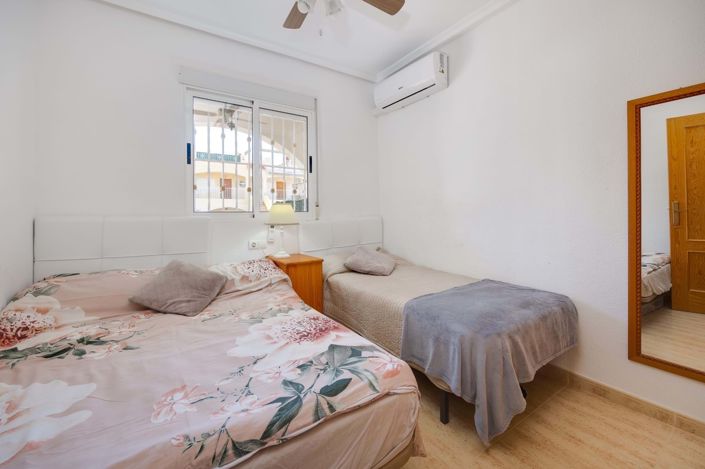 Image No.13-3 Bed Townhouse for sale