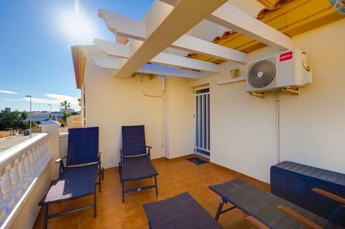 Image No.18-3 Bed Townhouse for sale