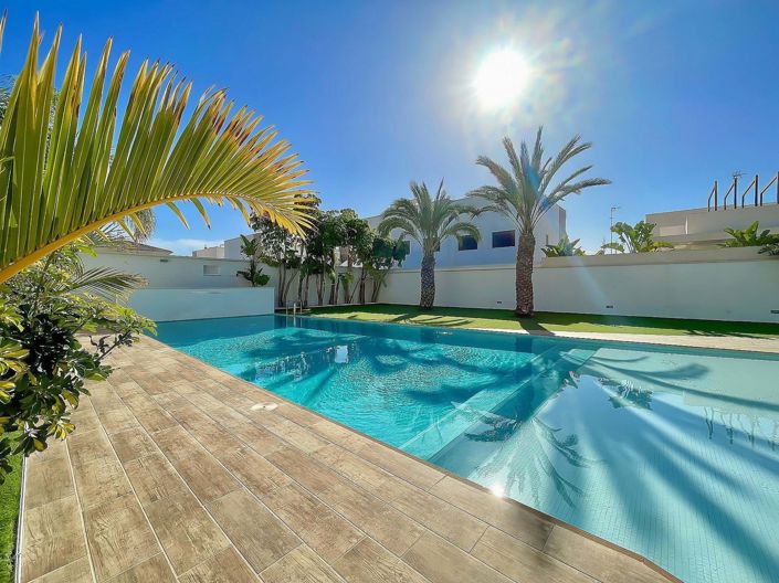 Image No.30-2 Bed Apartment for sale