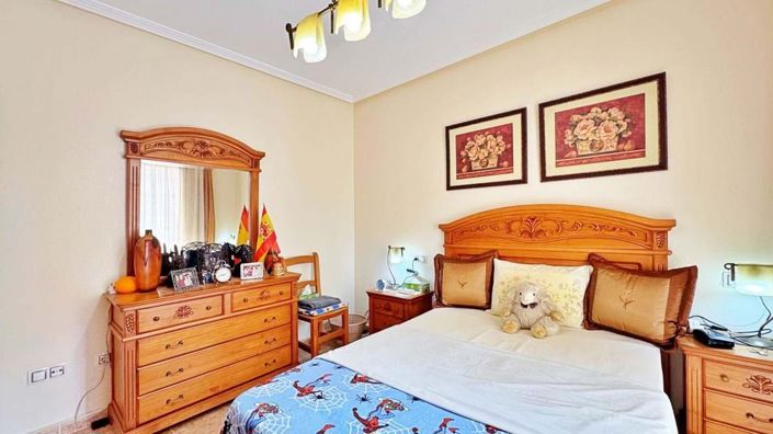 Image No.28-3 Bed Townhouse for sale