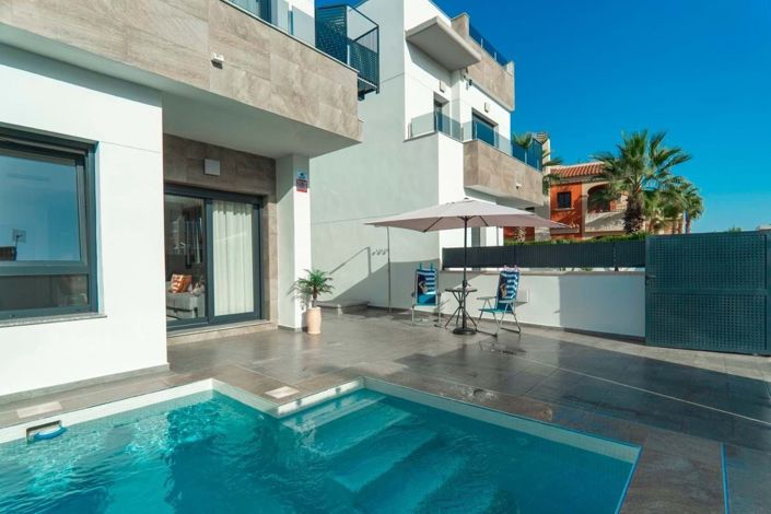 Image No.2-3 Bed Villa for sale