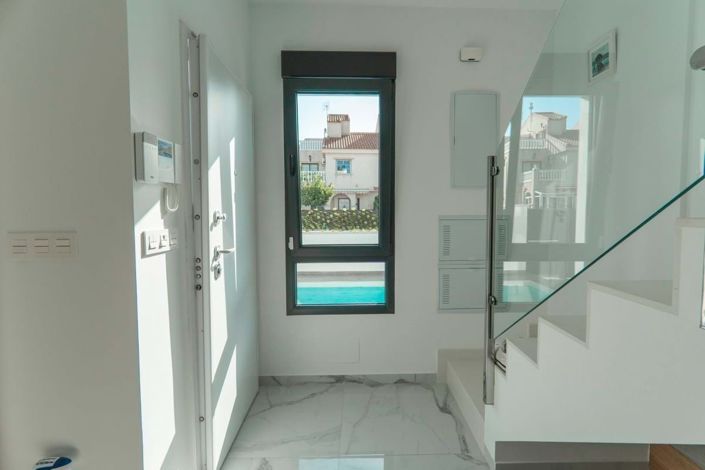 Image No.25-3 Bed Villa for sale