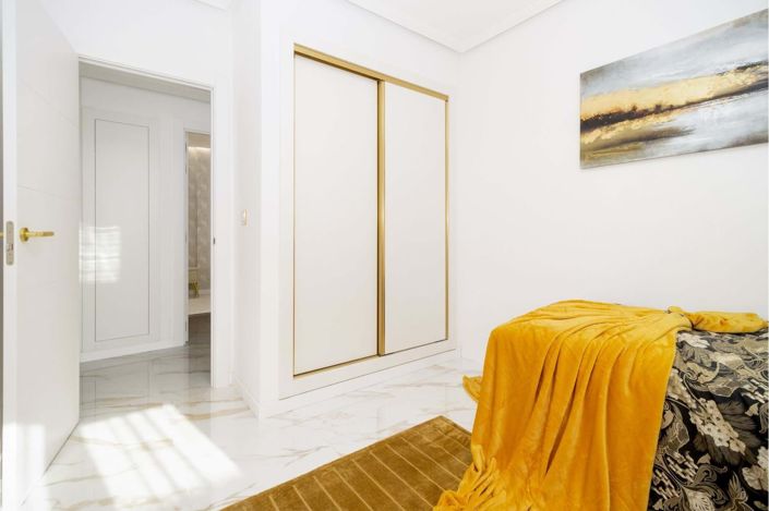 Image No.23-3 Bed Townhouse for sale