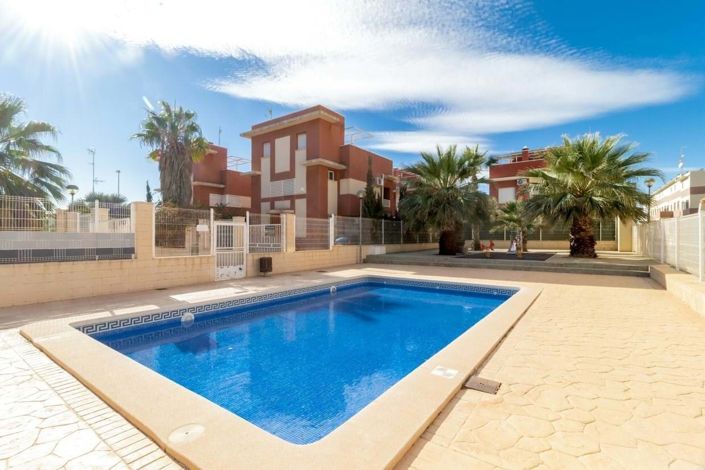 Image No.3-3 Bed Townhouse for sale