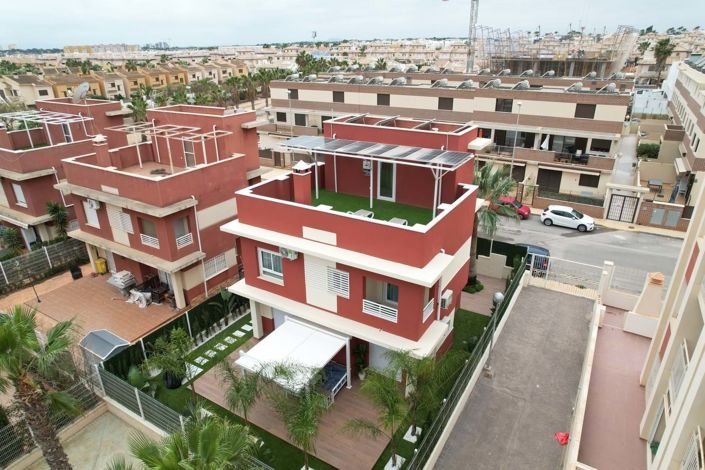 Image No.38-3 Bed Townhouse for sale