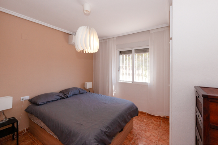 Image No.16-2 Bed Townhouse for sale