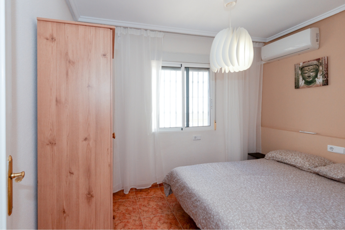 Image No.18-2 Bed Townhouse for sale