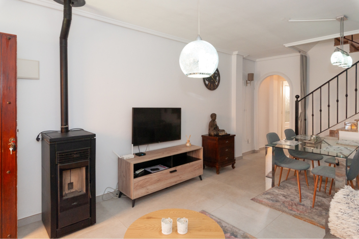 Image No.8-2 Bed Townhouse for sale