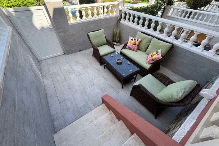 Image No.18-2 Bed Townhouse for sale