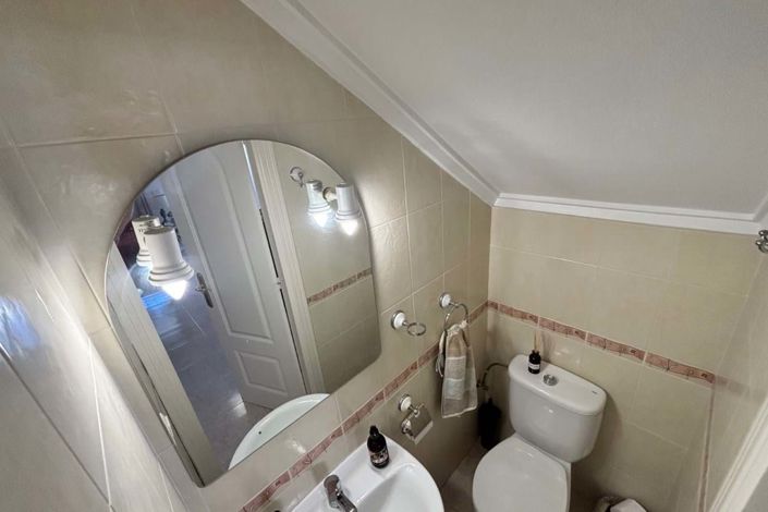 Image No.20-2 Bed Townhouse for sale