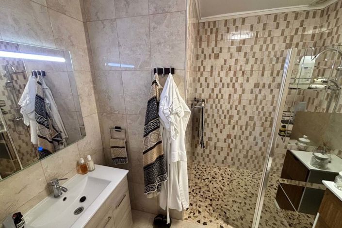 Image No.27-2 Bed Townhouse for sale