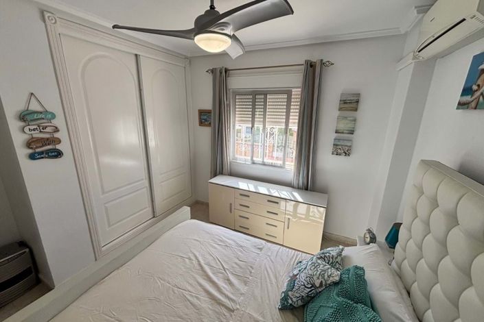 Image No.34-2 Bed Townhouse for sale