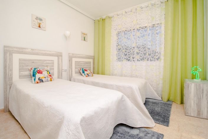 Image No.14-3 Bed Townhouse for sale