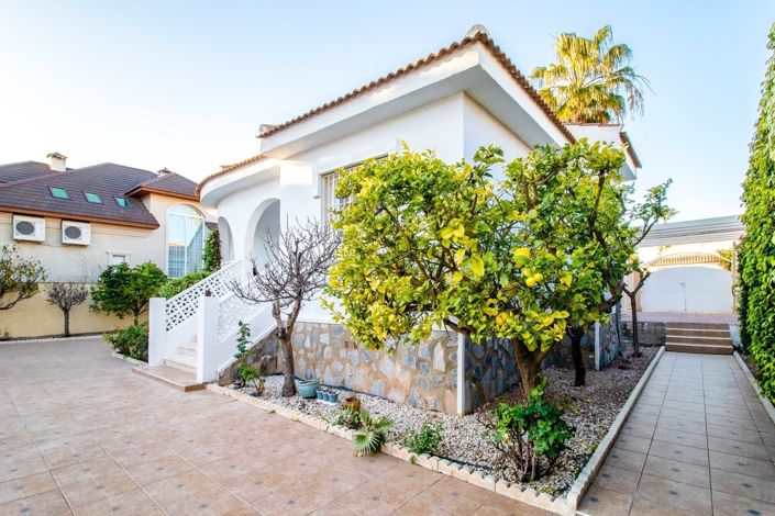 Image No.25-3 Bed Townhouse for sale