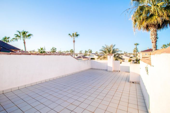 Image No.27-3 Bed Townhouse for sale