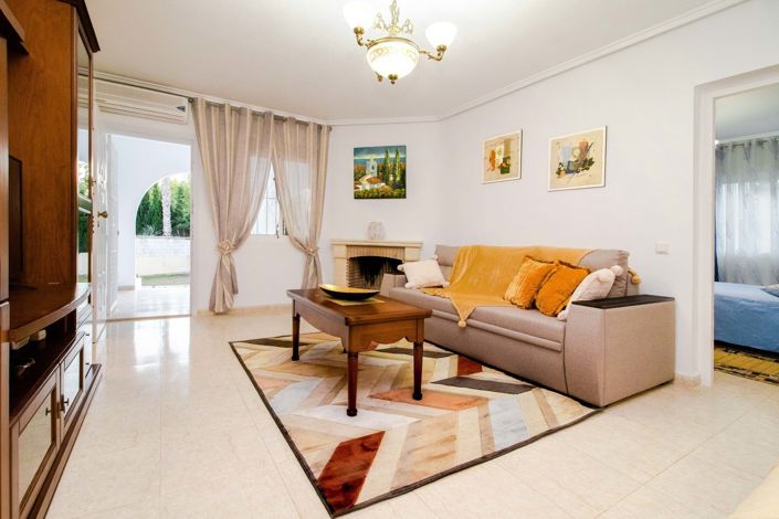 Image No.4-3 Bed Townhouse for sale