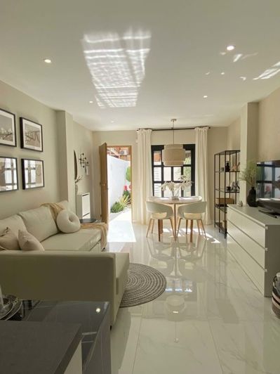 Image No.11-2 Bed Townhouse for sale