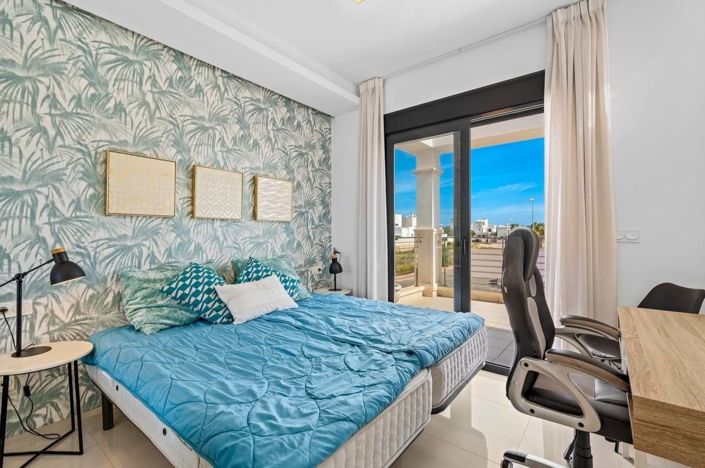 Image No.30-3 Bed Semi-Detached for sale